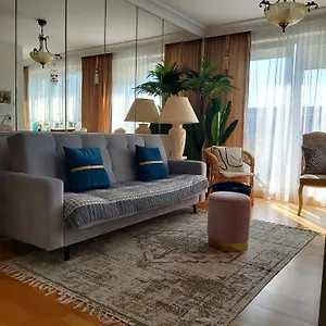 Unique Beige & Gold Apartament